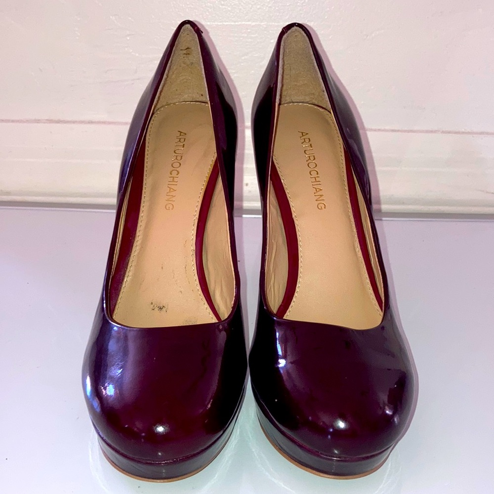 Arturo Chiang Burgundy Platform Pumps